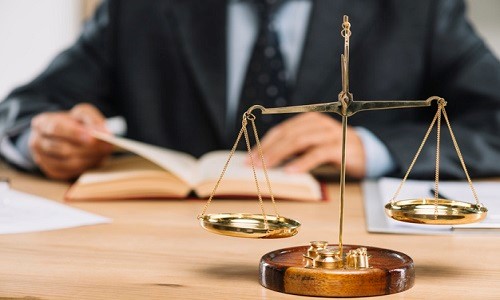 ۷- شرایط و قوانین تأسیس دفتر وکالت چه می باشد؟