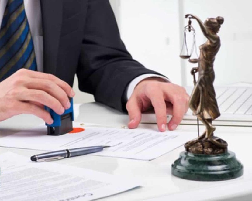 مشاوره با وکیل متخصص